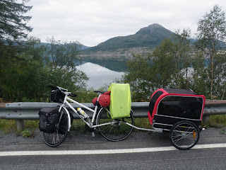 hundkärra, cykelkärra för hund, långtur med hund