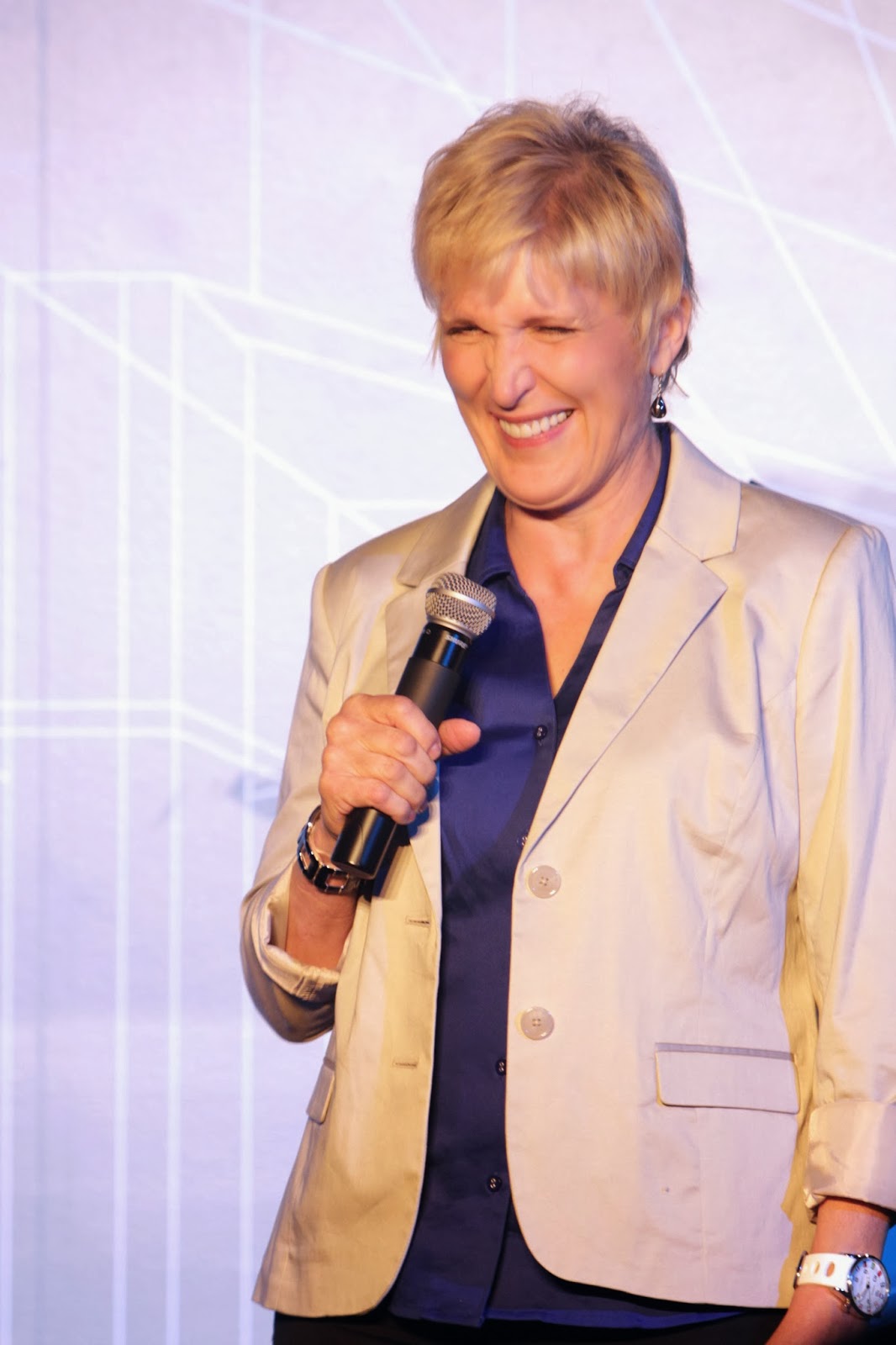  Clean Comedian for Women's Events - Sally Edwards
