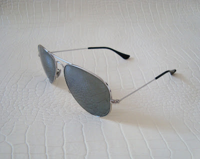 ray ban aviators mirrored lenses. Metal framed with mirrored