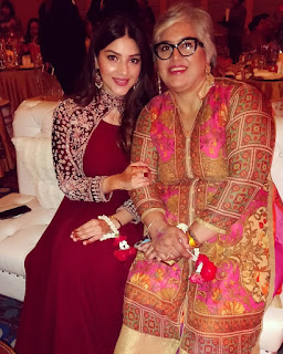 Mehreen Pirzada in Maroon with Cute and Lovely Smile with Her Mom