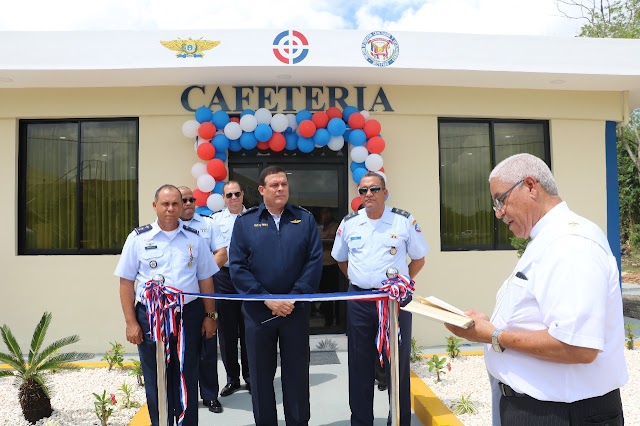 Comandancia General y Dirección de Educación, Capacitación y Entrenamiento FARD inauguran cafetería y barbería