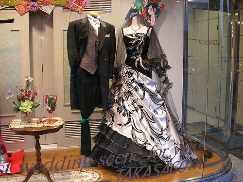 black and white wedding dress 2012 Posted by fashion designer at 544 AM 