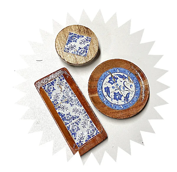 Wooden trays with tiles