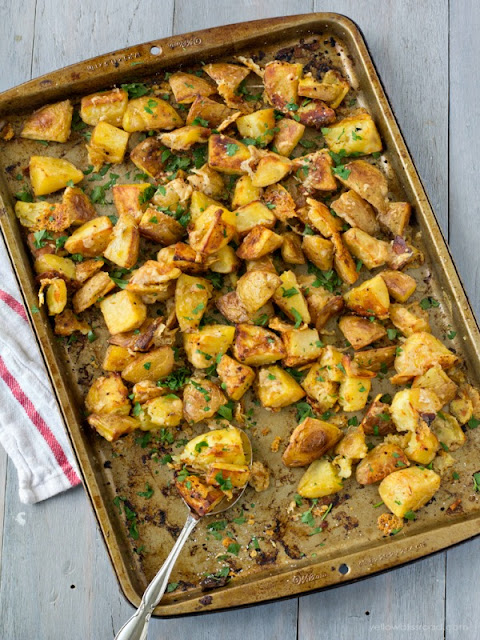 Oven roasted parmesan garlic potatoes - Ioanna's Notebook