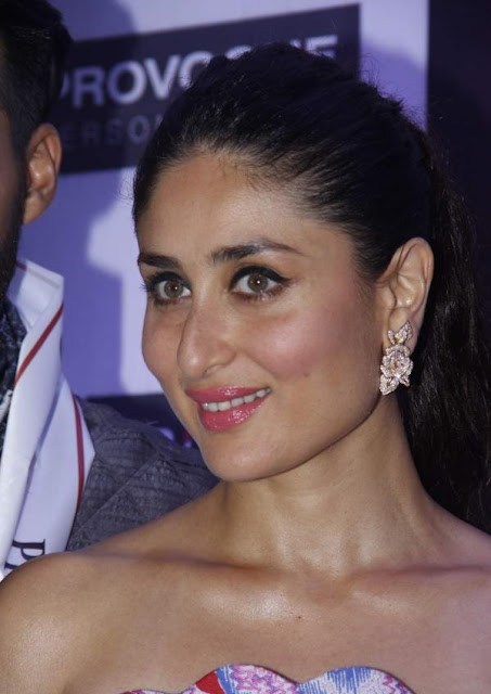 Bollywood hot actress Kareena Kapoor smiling pics