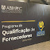Programa de Qualificação de Fornecedores da ABIHPEC reconhece 33 empresas com selo de qualificação