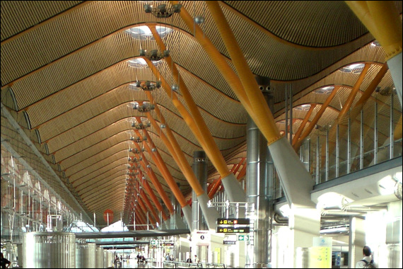 Un 6,4% más de pasajeros internacionales en el aeropuerto de Barajas