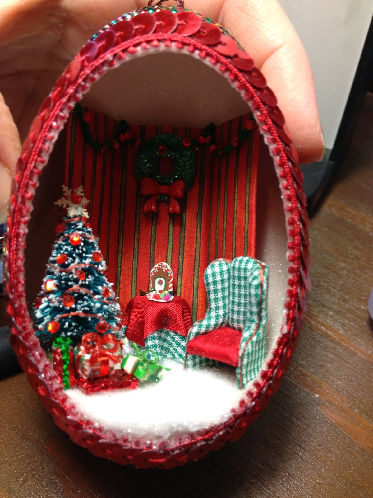 Kendra's Minis: More Belated Christmas - Diorama Ornaments 