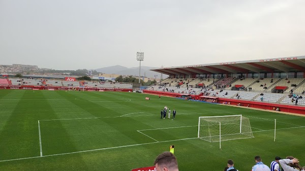 Se retrasó el inicio de la segunda parte del Algeciras - Málaga: un aficionado atendido