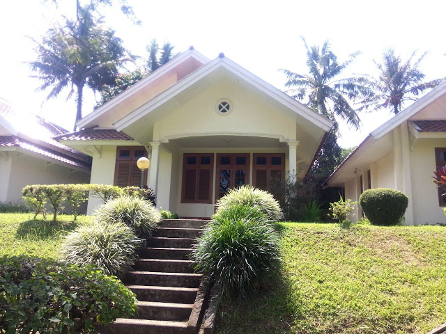 villa sukabumi luas besar kolam renang