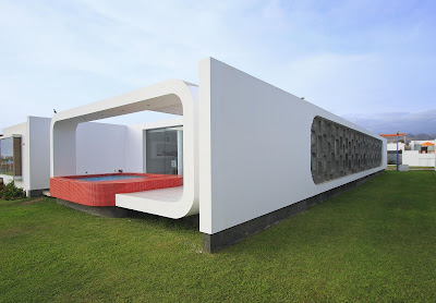 modern white architecture - beautiful beach homes