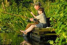  gambar  orang  sedang memancing ikan  gambar  lucu gif 