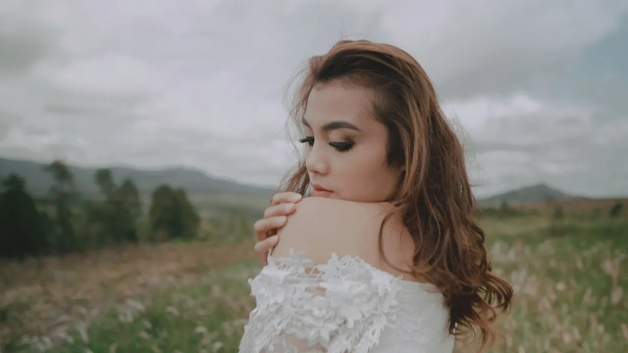 Lirik Lagu Tabitha Clara Tarigan - Sengget Kam Kari