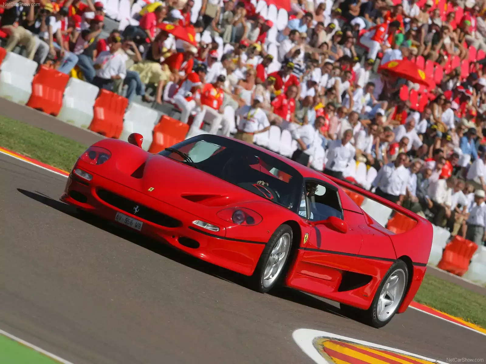 Hình ảnh siêu xe Ferrari F50 1995 & nội ngoại thất