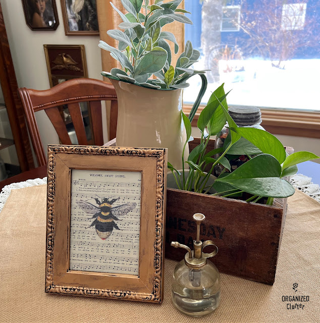 Farmhouse Style Honey Bee Decor  Honey bee decor, Bee decor, Diy