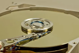 Hard Disk का अविष्कार किसने किया था ? 3
