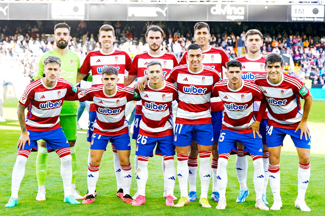 GRANADA C. F. Temporada 2023-24. André Ferreira, Gerard Gumbau, Ignasi Miquel, Raúl Torrente, Lucas Boyé. Ricard Sánchez, Melendo, Bryan Zaragoza, Myrto Uzuni, Carlos Neva y Gonzalo Villar. VALENCIA C. F. 1 🆚 GRANADA C. F 0 Domingo 05/11/2023, 16:15 horas. Campeonato de Liga de 1ª División,  jornada 12. Valencia, camp de Mestalla: 44.922 espectadores. GOLES: ⚽1-0: 52’, Pepelu, de penalti.