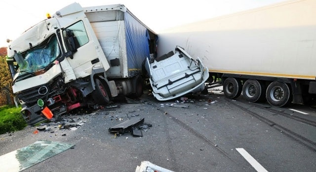 commercial truck accident lawyers seeking compensation crash victims attorney