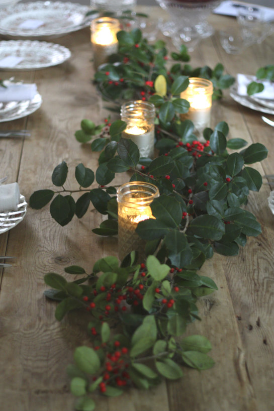 17 Apart: Decorating with Holly for Christmas Dinner