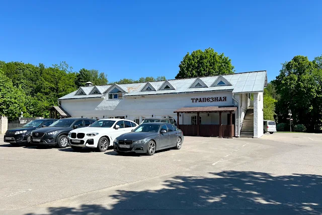 территория храма Благовещения Пресвятой Богородицы, трапезная