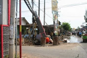 Gapura Ambruk, Ancam Pengguna Jalan Perum Tegal Besar