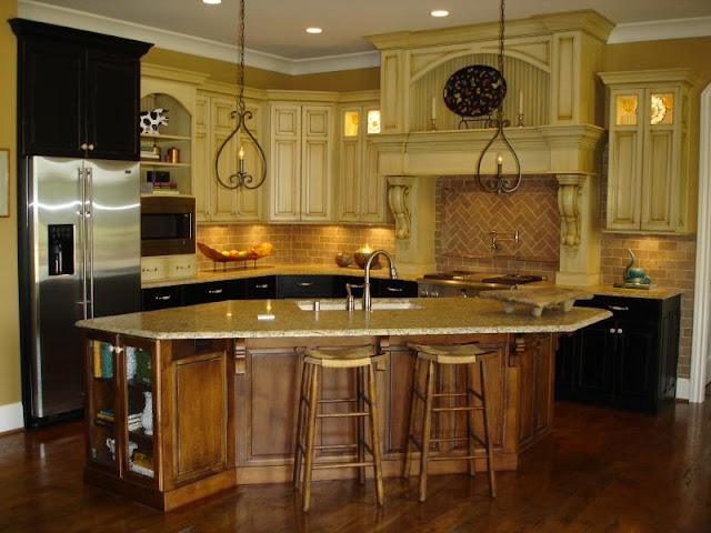 Custom Kitchen Cabinets