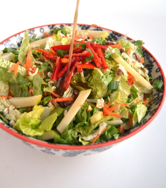 This Asian Chopped Salad is ready in 10 minutes, is packed with nutritious vegetables and is full of flavor with a sweet soy vinaigrette!  www.nutritionistreviews.com