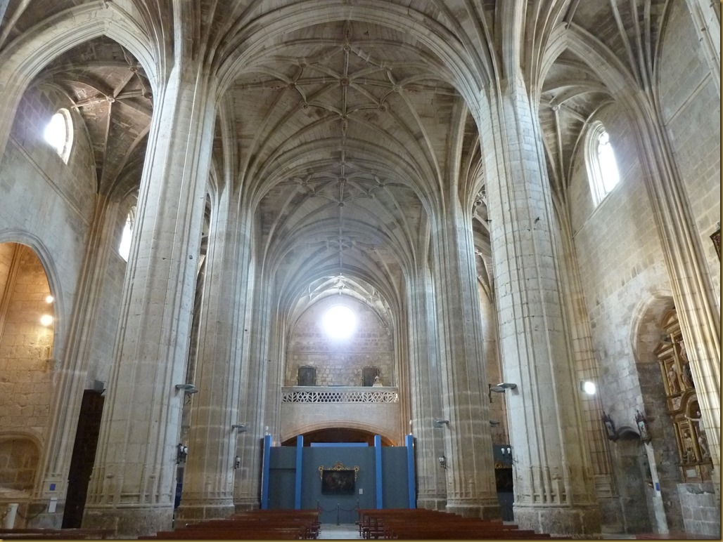 Castrojeriz - Iglesia de San Juan en Castrojeriz-interior (Wikimedia)