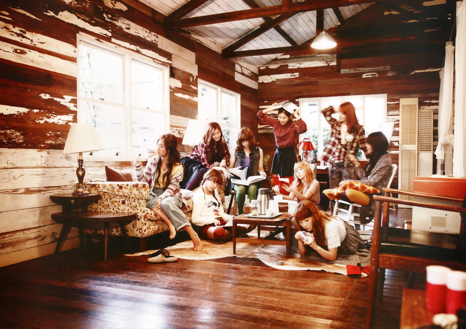 SNSD Plays in Living Room Wallpaper | SNSD Artistic Gallery