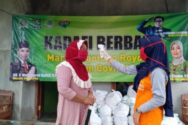 Tim Kadafi Berbagi Sembako ke Masyarakat Lampung