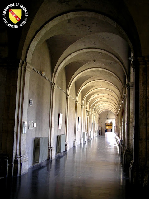 PONT-A-MOUSSON (54) - Abbaye des Prémontrés : les bâtiments conventuels