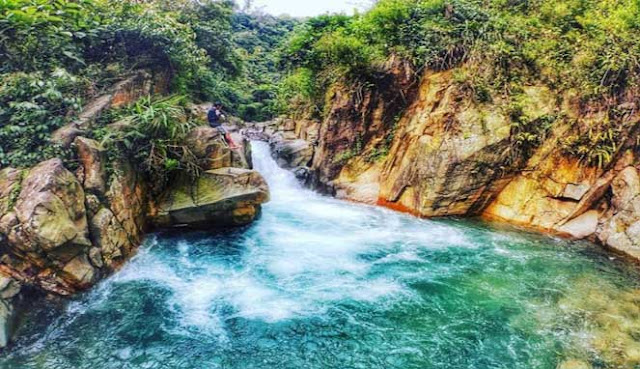 MENIKMATI JERNIHNYA CURUG CIBALIUNG BOGOR