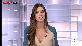 SARA CARBONERO, Informativos Telecinco (01.11.11).