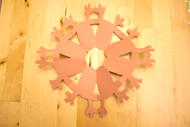 how to cut reindeer snowflakes- fun winter paper craft for kids