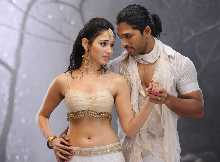 Indian-Tollywood-film-telugu-movie-Allu-Arjun-Tamanna-starring-Badrinath