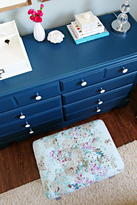 Organizing A Messy Master Bedroom(43).jpg