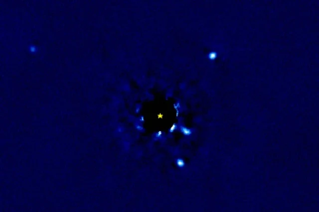Se trata del sistema HR8799, con cuatro planetas orbitando una estrella
