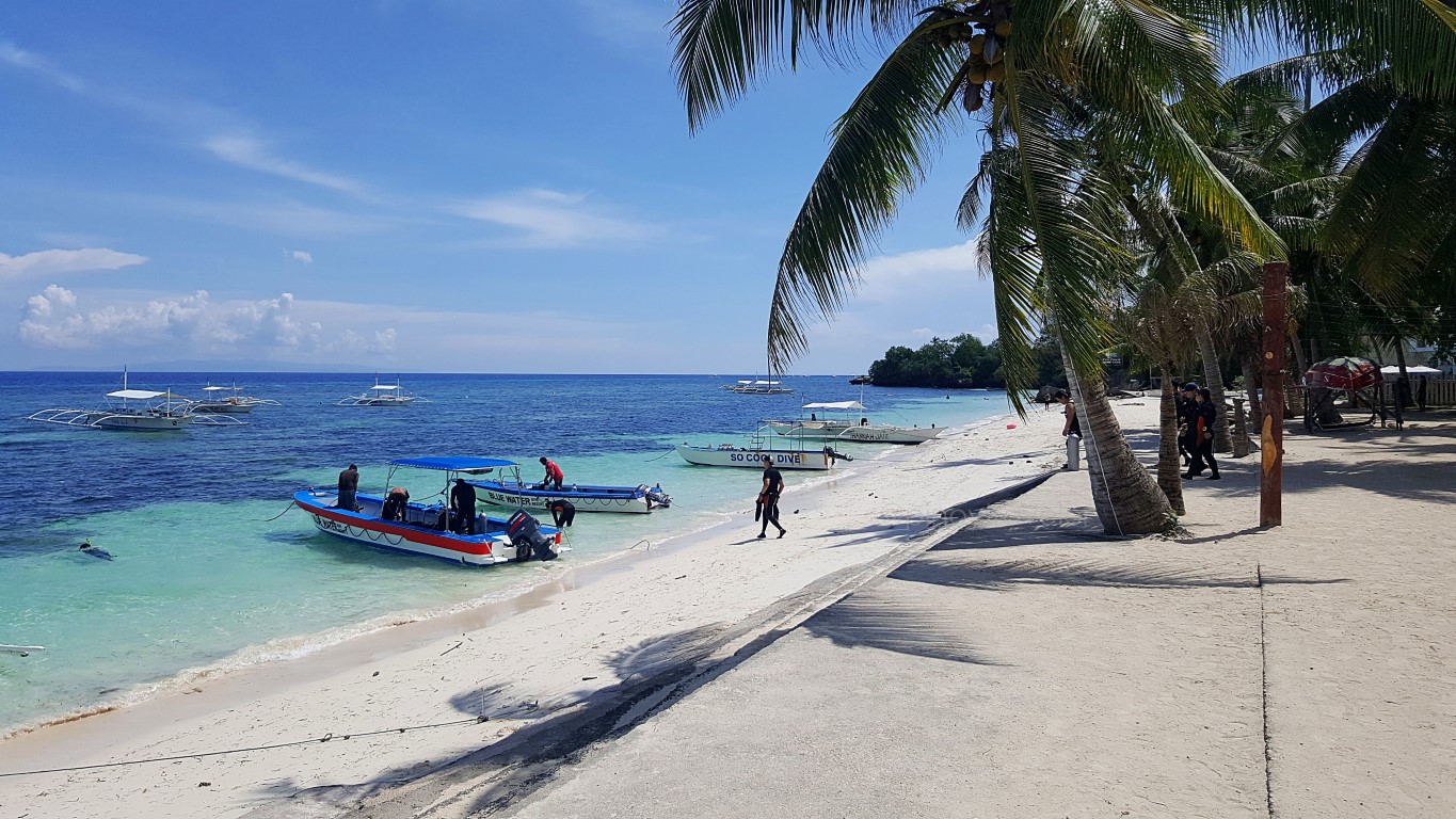 awesome beach panorama at Alona Beach, Panglao, Bohol