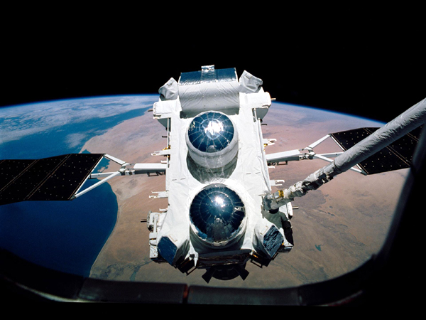 During shuttle flight STS-37, NASA's Compton Gamma Ray Observatory is about to be deployed from the orbiter Atlantis...which launched this Great Observatory 284 miles (457 kilometers) above the Earth on April 5, 1991.