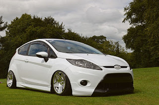 Contoh Gambar Modifikasi Sporty dan Elegant Mobil Ford Fiesta Terbaru 2015