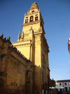 fachada mezquita cordoba andalucia