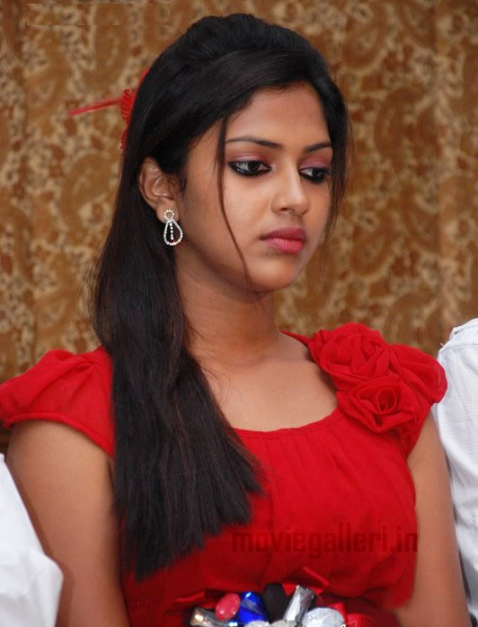 actress amala paul hot photos gallery