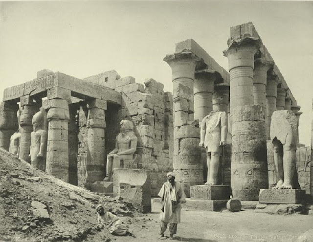 Храм, статуи Рамзеса