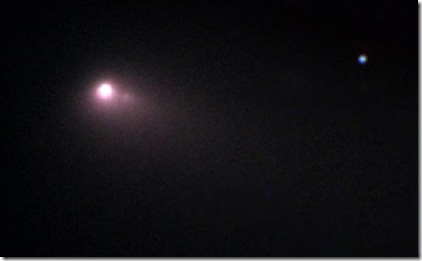 Divisão de cometa registrada por Nick Holmes (Foto: BBC Brasil)