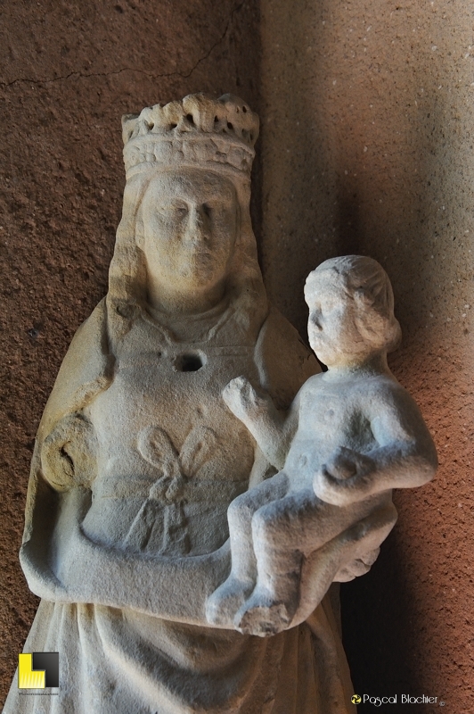 Vierge à l'enfant Carcassonne photo au delà du cliché