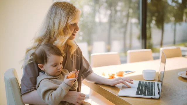 Mama kaşıkları bebeklerin doğru ve kolay bir şekilde beslenebilmesi adına oldukça önemlidir.