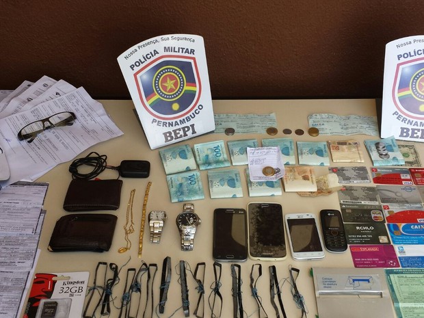 Homens são detidos em Toritama com dinheiro e cheques furtados de caixas eletrônicos