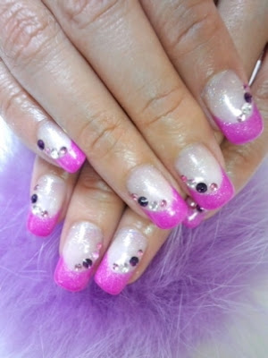 Pretty-Nail-Art-Designs-to-Try-This-Summer
