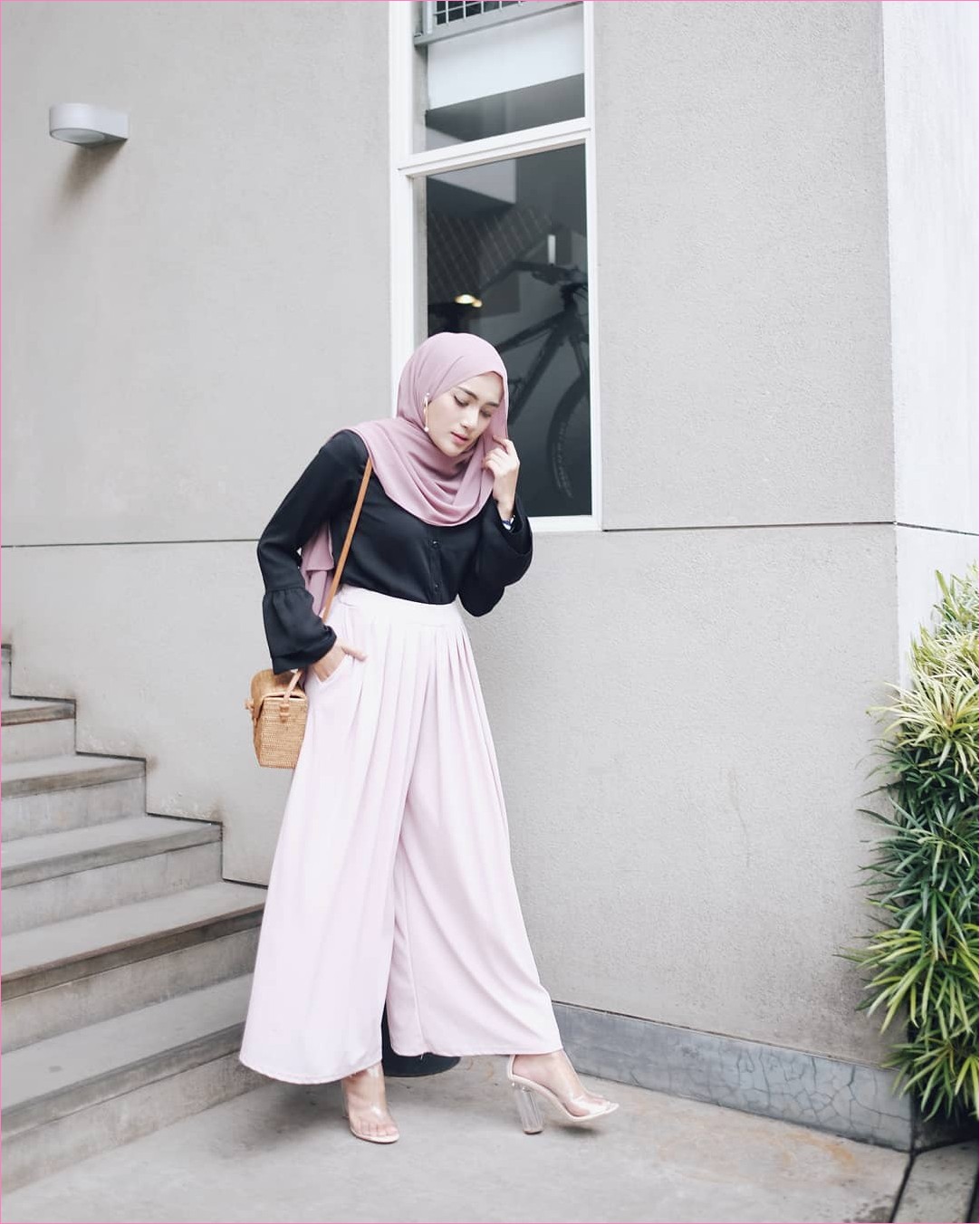  Model Outfit Baju Hijab Casual Untuk Perempuan Gemuk Ala Selebgram  Model Outfit Baju Hijab Casual Untuk Perempuan Gemuk Ala Selebgram 2018