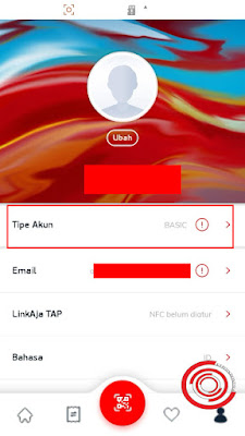 Seperti dompet digital yang lain seperti OVO, DANA, dan GO-PAY, LinkAja ini mewajibkan penggunanya untuk memverifikasi identitas atau KYC agar bisa leluasa saat menggunakan LinkAja, sebagai contoh untuk tarik tunai saldo LinkAja ke rekening Bank. Tipe akun LinkAja awal yaitu Basic